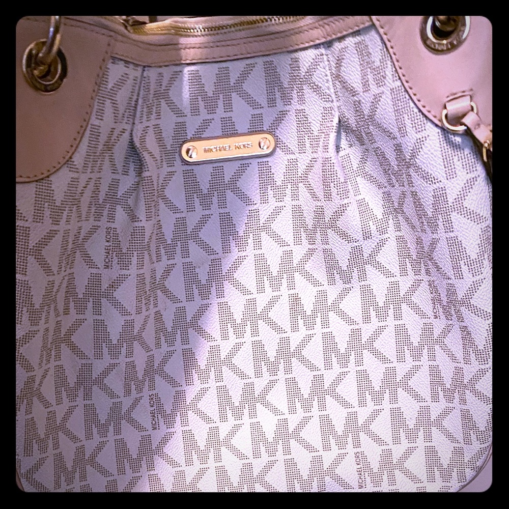 Michael Kors Vanilla crossbody